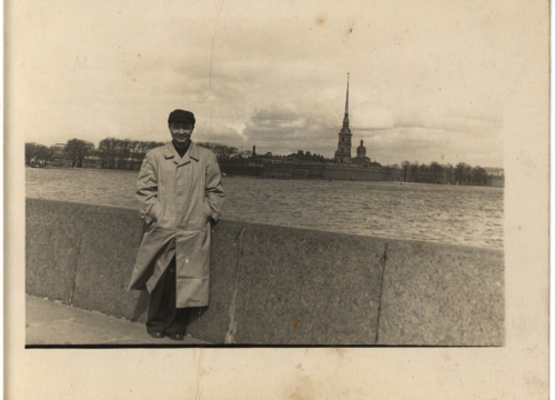 1957年5月1日，池志强留学苏联期间于五一节在尼涅凡河畔留影