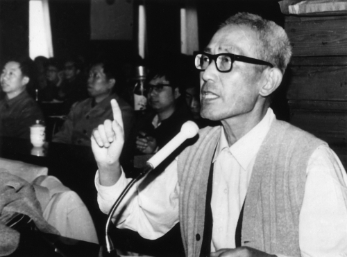 1983年11月9日，丁光生在成都军区礼堂召开的全国自然科学期刊编辑协会上讲“实验设计与数据处理”