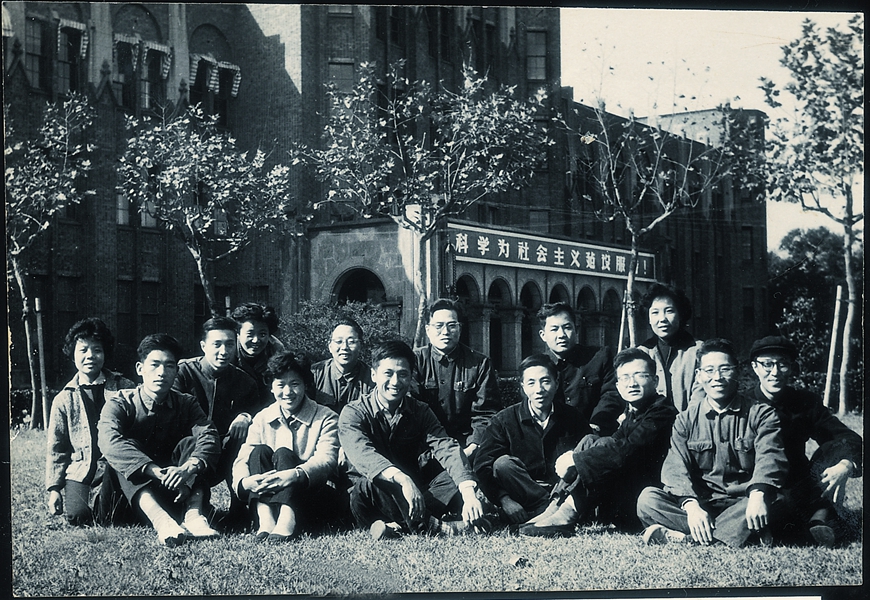 1964年，金国章与神经药理组同事欢送进修人员：徐甫本、车锡平、沈念慈、屠国瑞