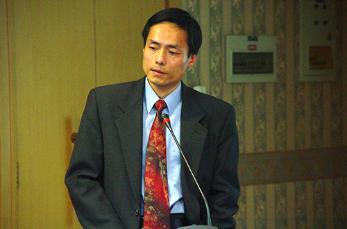 2006年3月9日，王逸平研究员参加新药研究国家重点实验室评估答辩