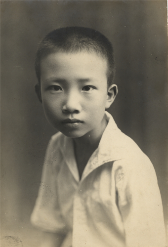 1935年，谢毓元在江苏省省立苏州中学就读初中